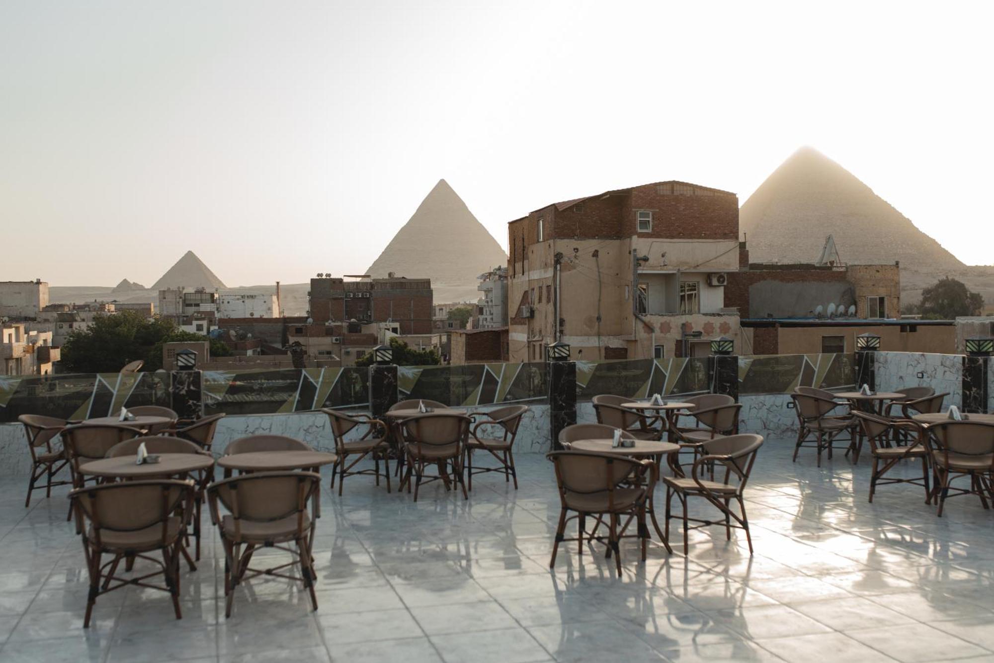 The View Pyramids Hotel Kafret el-Gabal Exterior foto