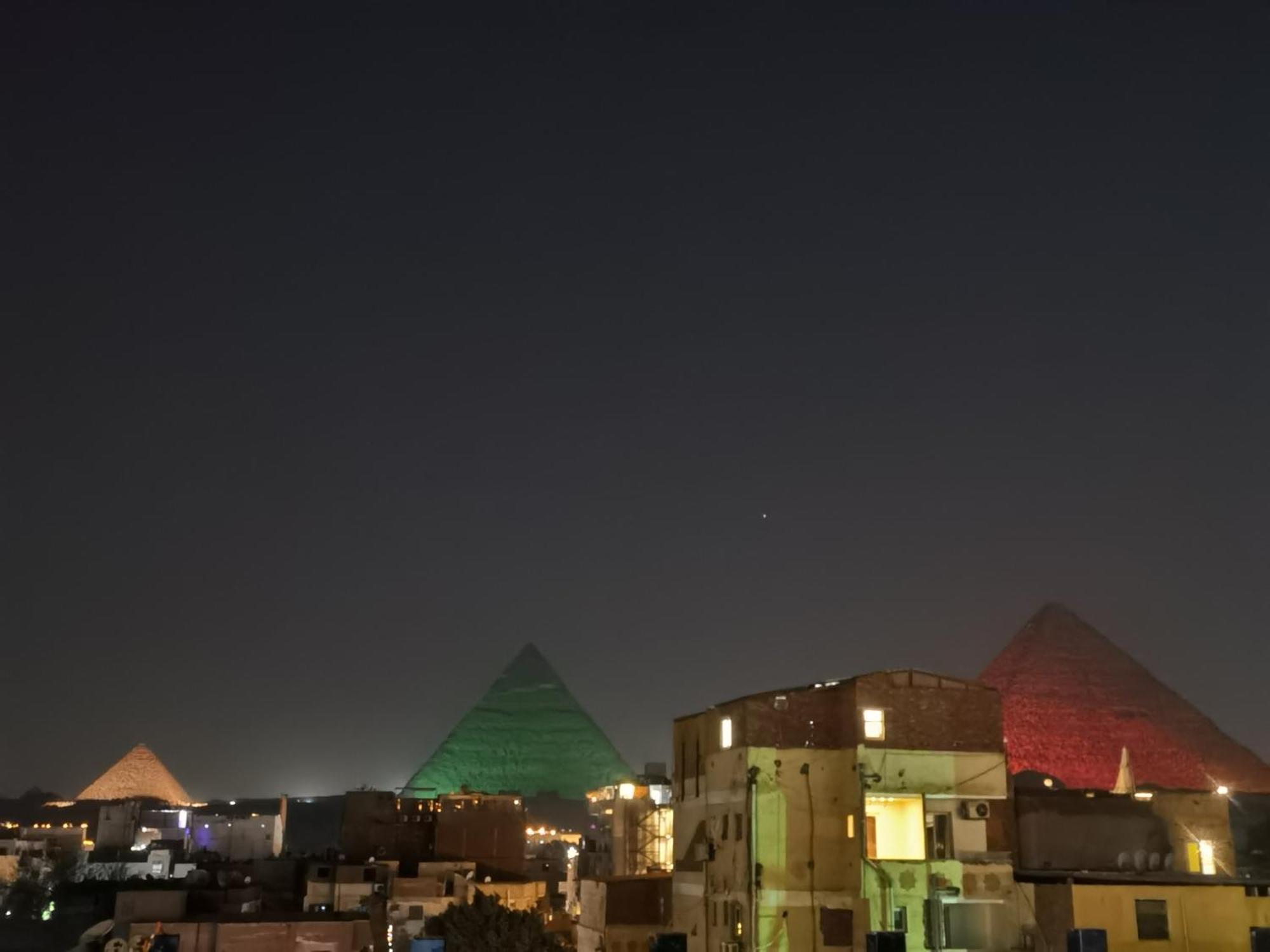 The View Pyramids Hotel Kafret el-Gabal Exterior foto